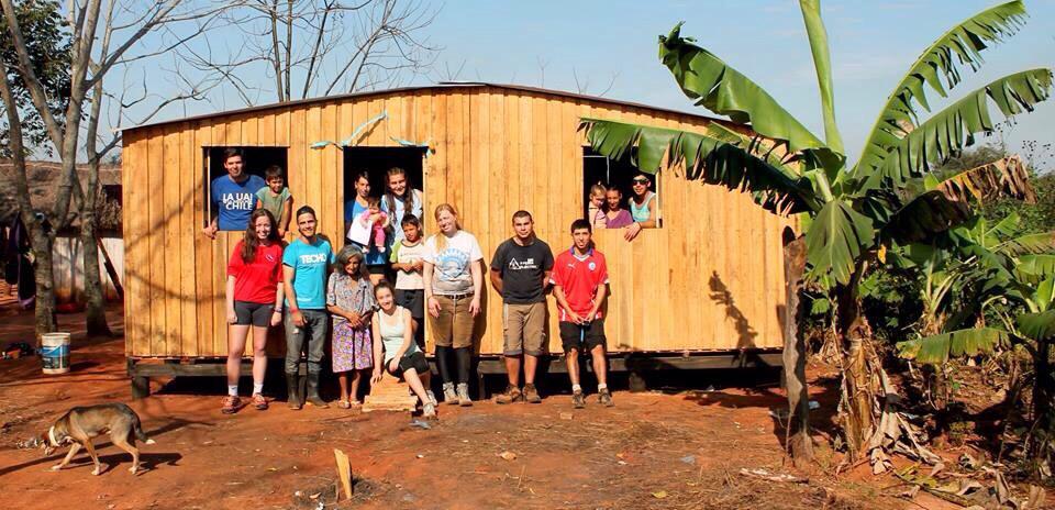 TECHOChile's tweet photo. Compartir con las comunidades en los #TDI2015 de #Paraguay, fue tan rescatable como trabajar juntos en sus viviendas http://t.co/0j9ULMLzvV