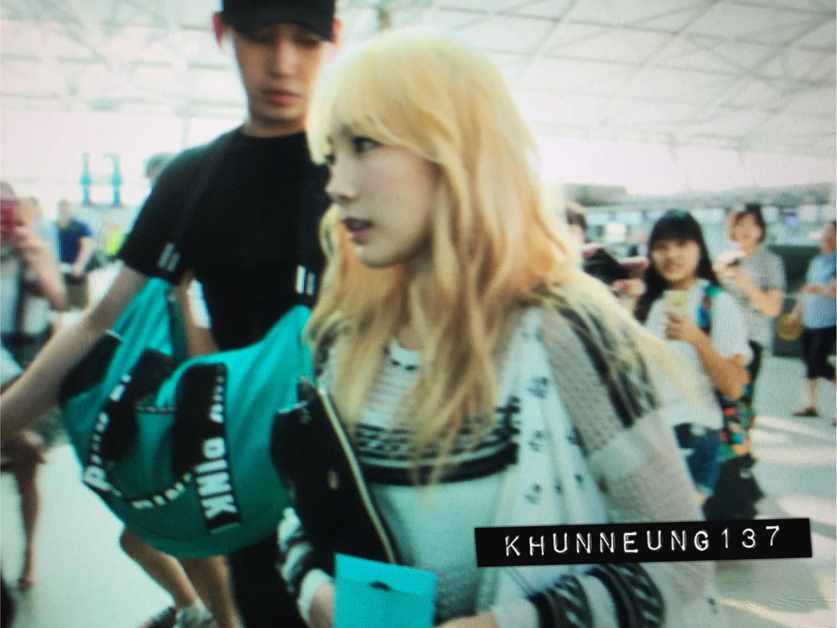 [PIC][06-08-2015]SNSD khởi hành đi New York - Mỹ để tham dự "KCON 2015" vào sáng nay CLr8XNPUsAAh1Wy