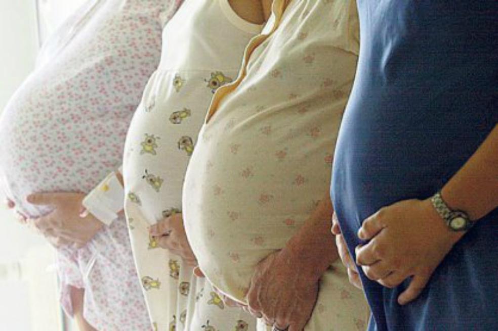 elespectador's tweet image. Gustavo Petro pidió al Ministerio de Trabajo ampliar licencia de maternidad de 3 a 6 meses bit.ly/1eU9Y11