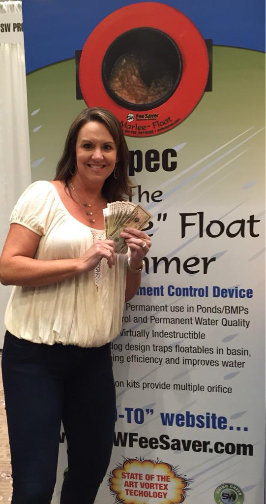 RymarWaterWorks's tweet photo. Thank you #StormCon for picking my Selfies to win the contest!!  It was fun &amp; I met some great people. #MarleeFloat http://t.co/nMcbSRsS61