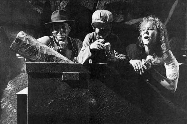 Comicsen8mm's tweet photo. Indiana Jones y el Templo Maldito 
#BTS #C8MM #BehindTheScenes http://t.co/lh3KIHq9pB