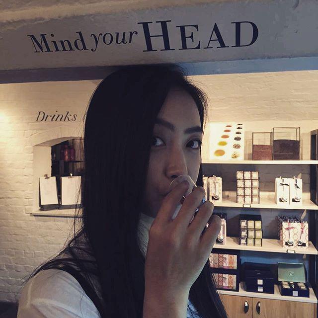fxthailandfans's tweet photo. [Victoria's Instagram Update] Mind your head http://t.co/BrZmeX7IH0