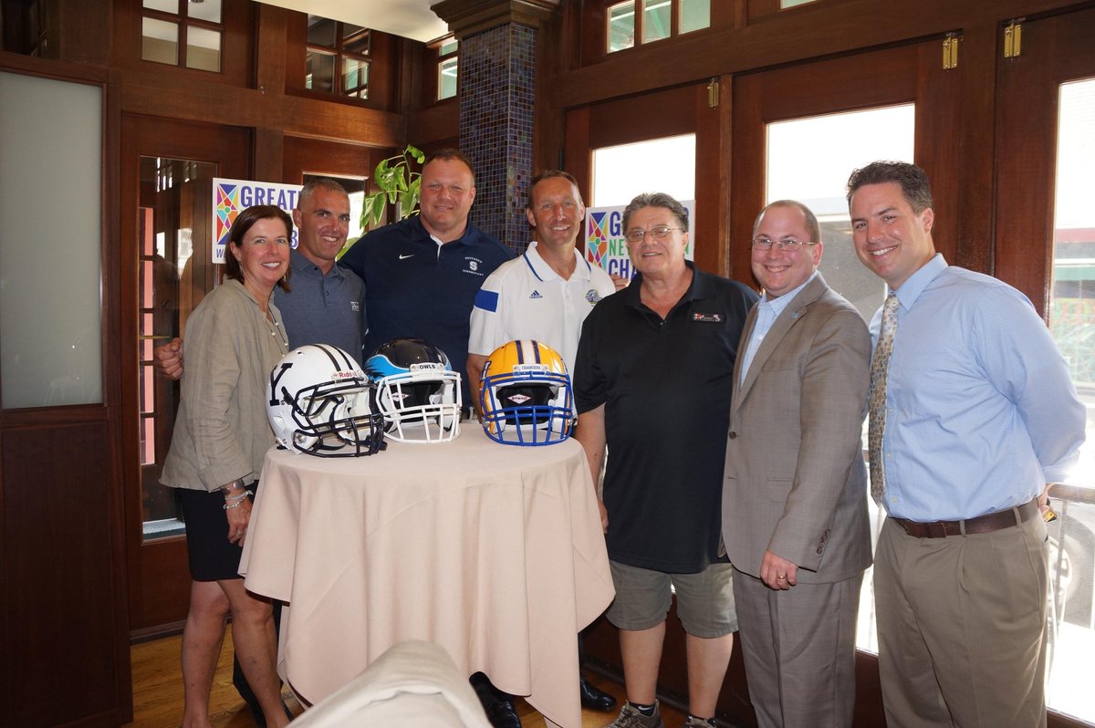 GNHCCSports's tweet photo. Thanks to @Yale_Football @SoConnFootball @UNHChargers @Erikd25 @fornarellis for a great Chalk Talk event! http://t.co/bTO2iEdB5m