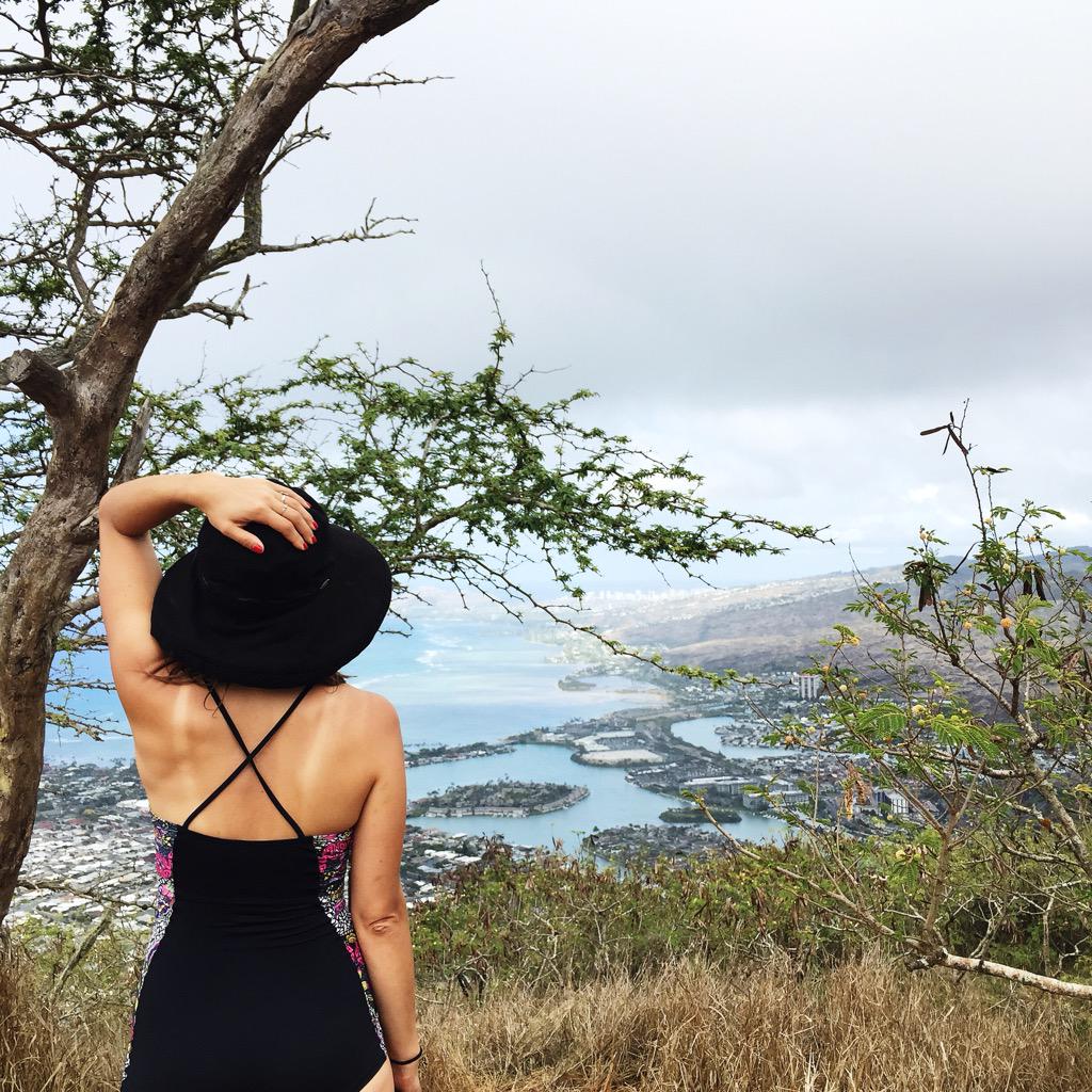 tiflop's tweet photo. Wednesday's are like KoKo Head: know u have to hike back down but ur so close u can almost taste Ono Seafoods poke http://t.co/GvL88xVXcc