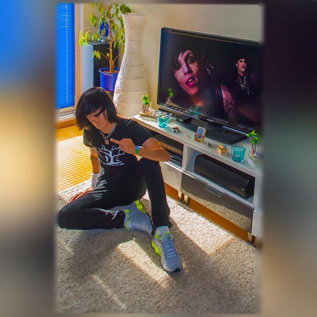 AlphaEmo's tweet photo. Show me your finger :P

#emo #gay #emogay #emoqueer #instagay #emoforever #emopansexual #l… http://t.co/AuTbE242Oq http://t.co/EOIOKYSBIM