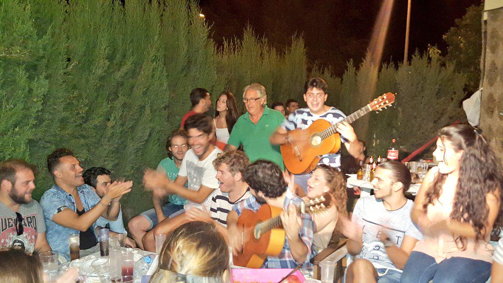 MariaTejeroM's tweet photo. Sin palabras...Algo más que reventá! 😎👏🎂 #muchoarte #muchamúsica #amaneceresdelocura Mi Niño @ismaelcarmona89 te amoo http://t.co/blj9ocj5OL