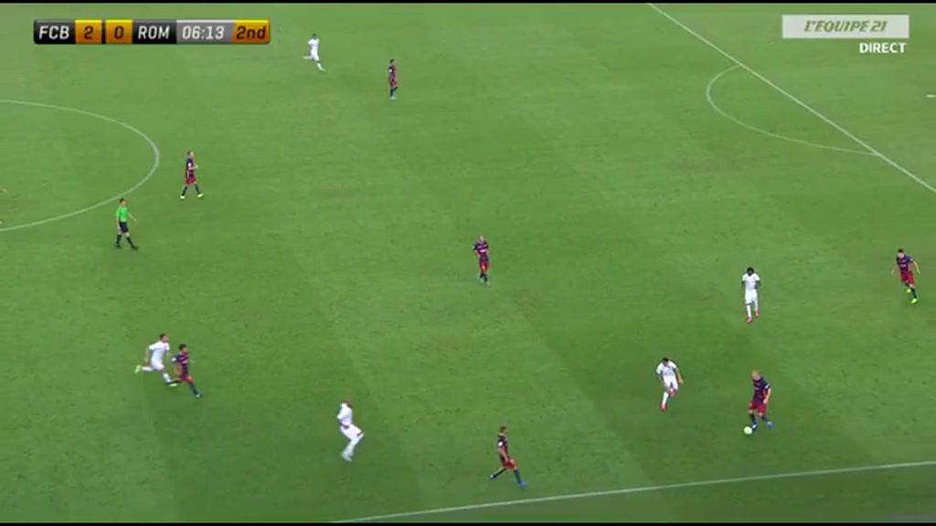 lachainelequipe's tweet image. Et vous, vous êtes plutôt... RT pour le Barça ? Fav pour la Roma ? 😊 #foot21