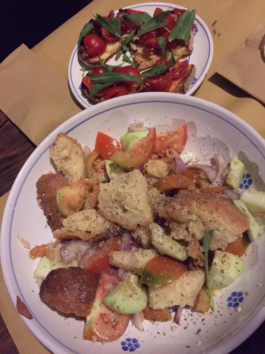ilariayvonne's tweet photo. #bruschette #cialledda #matera #sassi #cena #amarolucano (@ pane & pomodoro) https://t.co/DXEby25qHN http://t.co/SufXpWDRZ6