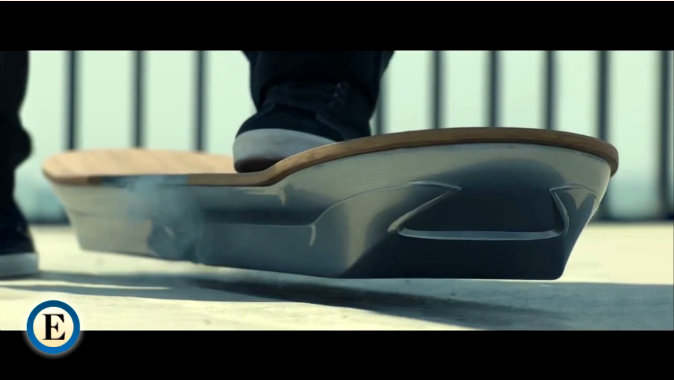 expansioncom's tweet photo. Lexus hace realidad el patinete volador de Regreso al futuro http://t.co/RygGOd3MZL http://t.co/utBz0XW7h5