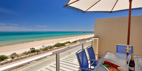 beautifulaccomm's tweet photo. This oceanfront home is just 15min from #Adelaide, atone of the city's best beaches http://t.co/YQS8xrWWYx #henley http://t.co/hFNxZuNh67