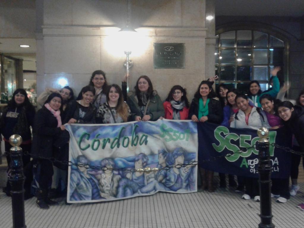 Ay3Lop's tweet photo. @HyungJun87 we are waiting for you at Panamericano hotel. Please come out for us.... we love you!!! http://t.co/m51rhuoBDz