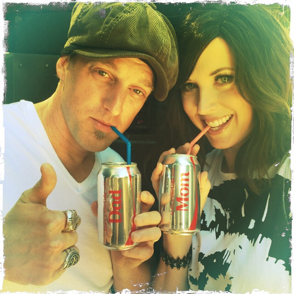 CMT's tweet photo. ICYMI: @ThompsonSquare isn't going to be a duo for much longer! Check out their BIG news > http://t.co/ZC2MUDXhku http://t.co/3aTkLN6IxX