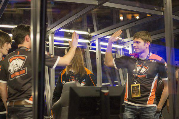 Virtus.pro, MVP Phoenix, Густав «s4» Магнуссон, Чэнь «Cty» Тянью, Артур «Arteezy» Бабаев, Ким «QO» Сон Йоп, Артем «Fng» Баршак, Team Secret, EHOME, Сергей «G» Брагин