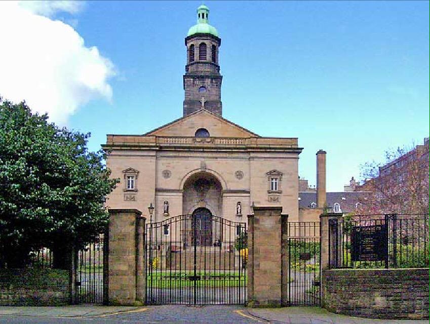 HibsNews1875's tweet photo. Happy 140th Birthday Hibernian FC. We were born in St. Patrick's Church (Cowgate) on 6th August 1875. 💚 http://t.co/CR85LUFzqG