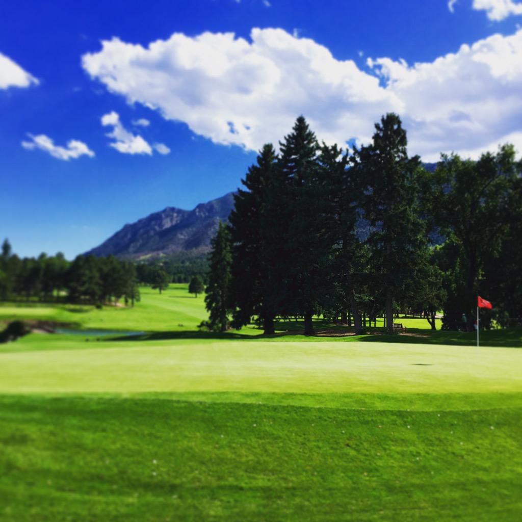 ZachFaxon's tweet photo. The Broadmoor in Colorado Springs with @ctate19 and @fiddlestix76. http://t.co/dRMD1ZuVNX