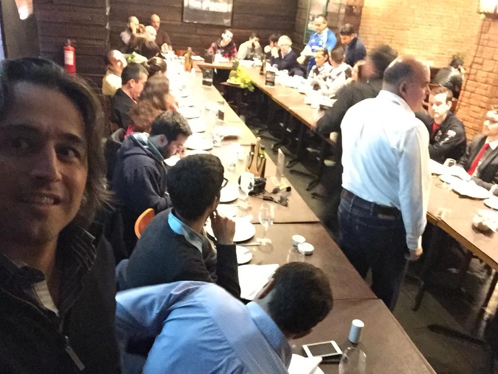 Runchileweb's tweet photo. En el Mesón del Río en la Cena de Corrida Solidaria @corridaBBVA @olimpopro 
Todos los corredores a apoyar la causa! http://t.co/60X9NNbRph