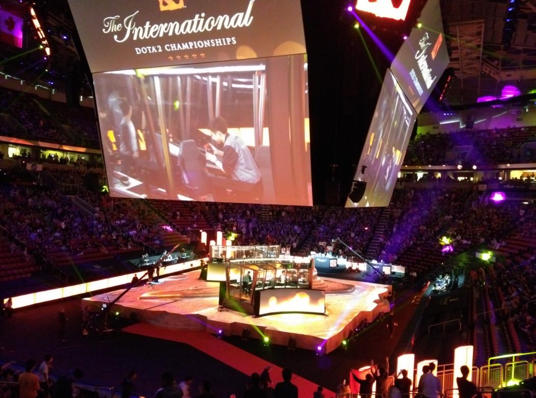 DotaProHub's tweet image. Burning Anti-Mage destroys Secret in front of packed Keyarena. Is this the end or will they bounce back? #Dota2 #TI5