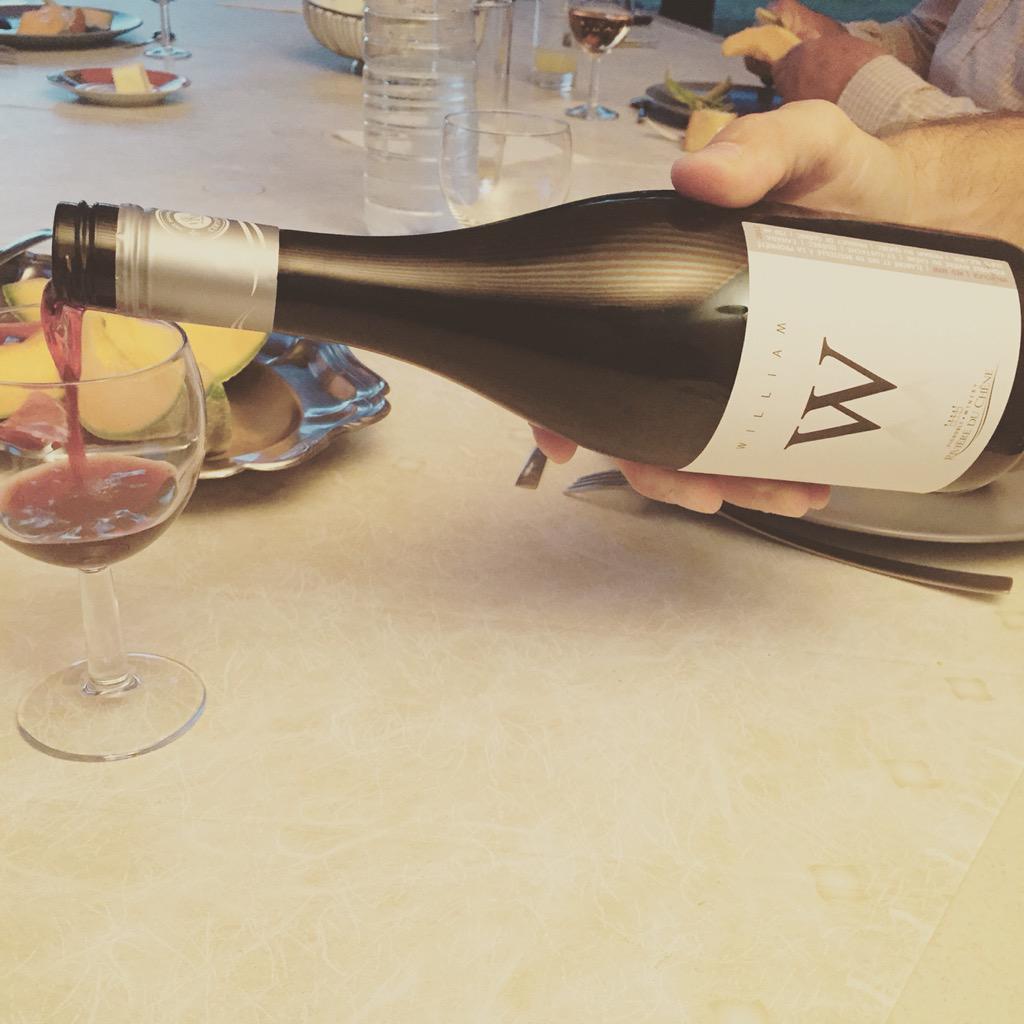 Même en 🇫🇷 je fais découvrir les vins de chez nous! #RivièreDuChene W 💁🏽🍷 <a href="/vinsaufeminin/">Vins au Féminin</a> #vacances #SudOuest #France