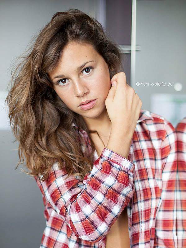 Leonie Tepe Nude Photos 78
