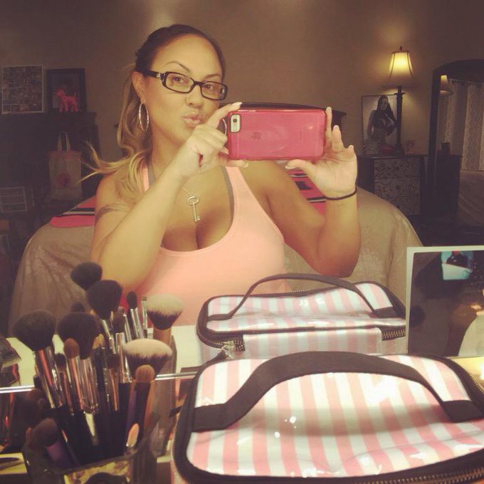 Kisses my loves!😍💘😋😘💃🏽💋 http://t.co/jYezp7mrVs<a href="/tag/tittytuesday"class="tags"><span>#tittytuesday</span></a>