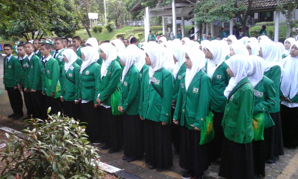 Nahhh kan peraturan sudah diberitahu. Besok besok jangan di langgar ya!! #FISIPSOLID