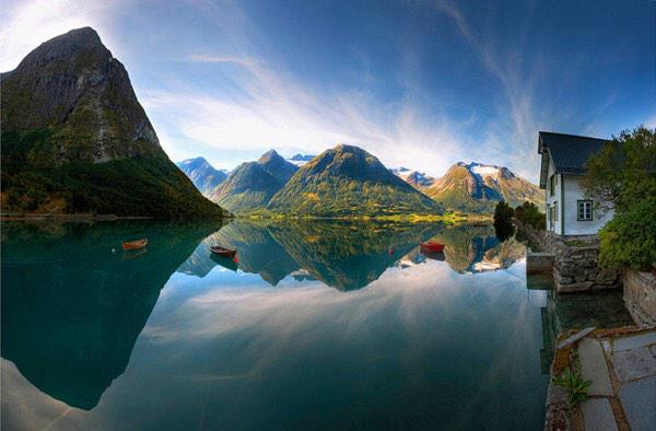 letsgetaway_'s tweet photo. Norway. look at that water man http://t.co/imvYAbUNsU