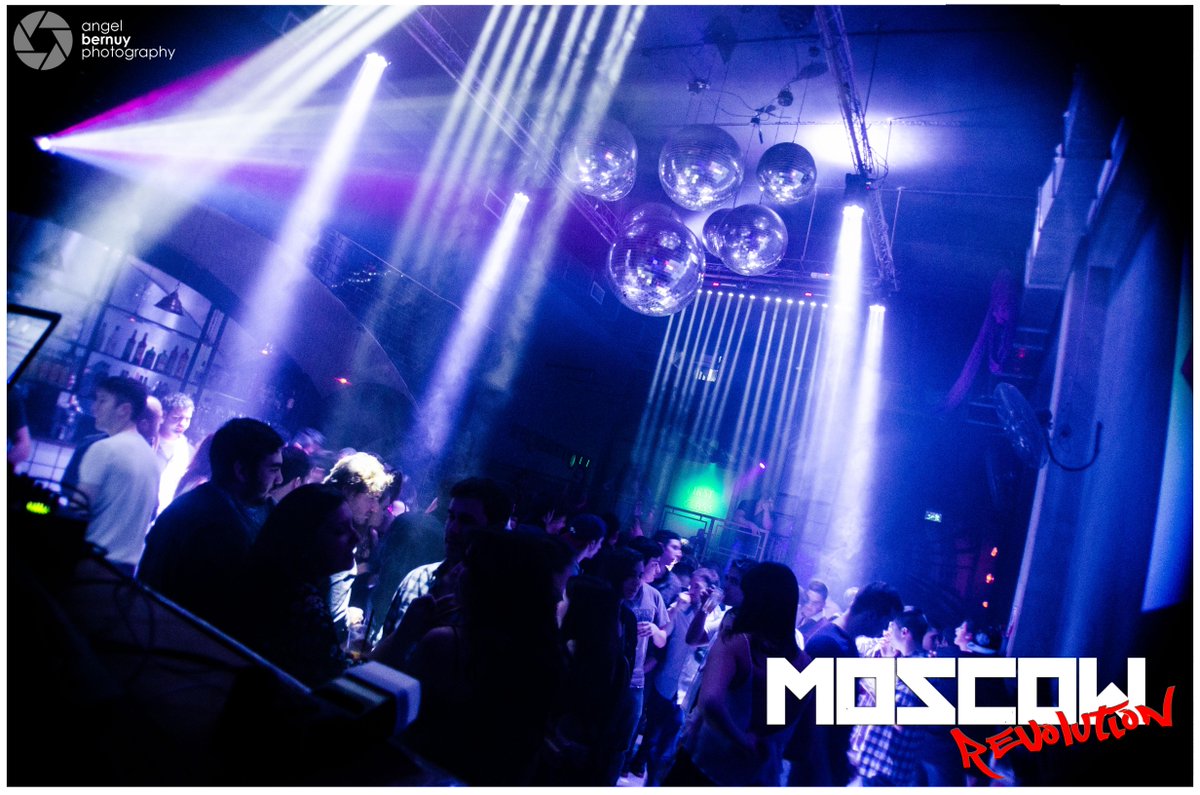 ClubMoscowBA's tweet photo. Tenemos la mejor música con un equipo de #sonido de última generación y #luces que hacen que tu noche sea una #Fiesta http://t.co/HcubnyjED0