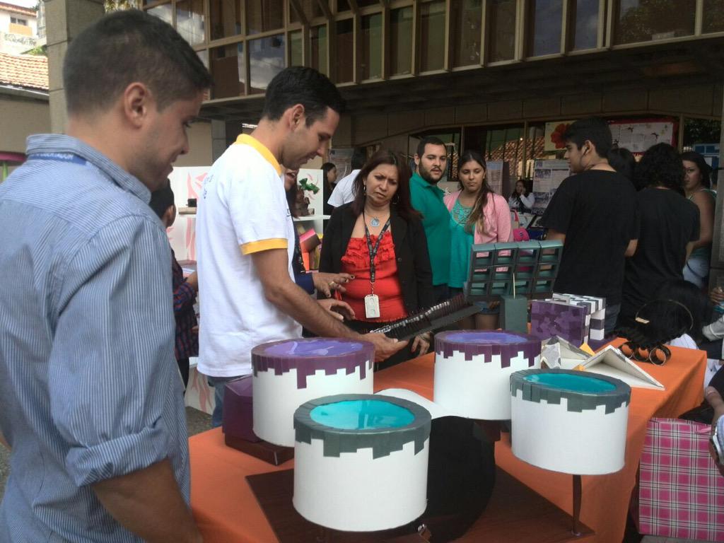 CarlosGarc1a's tweet photo. En diversas áreas estudiantes nos mostraron sus proyectos creativos e innovadores. Sobra talento en nuestros jóvenes! http://t.co/WoE1vQOeQK