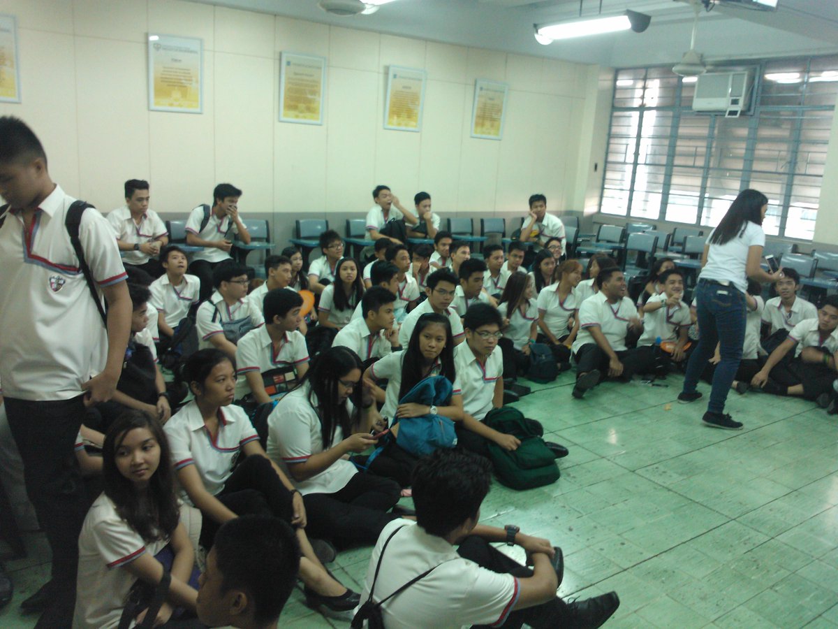 USTJPCS's tweet photo. IS FRESHIES are gathered in one room for #ICSperience2015! #IICSfreshies @USTISS http://t.co/oEvohQcPX6