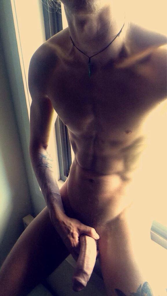 GayModelPeru's tweet photo. Miren esta rica polla, cuantos puntos le dan con todo y el cuerpito rico incluido ! 😊❤️😘 http://t.co/eYc2zKbRPj