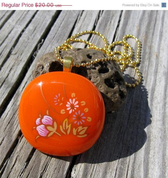 Emotional_Oasis's tweet photo. Back to School SALE Orange and Pink Retro Flower Necklace https://t.co/NuyPR2sLf0 #jewelryonetsy #AtomicTangerine http://t.co/4xYqObPpJv