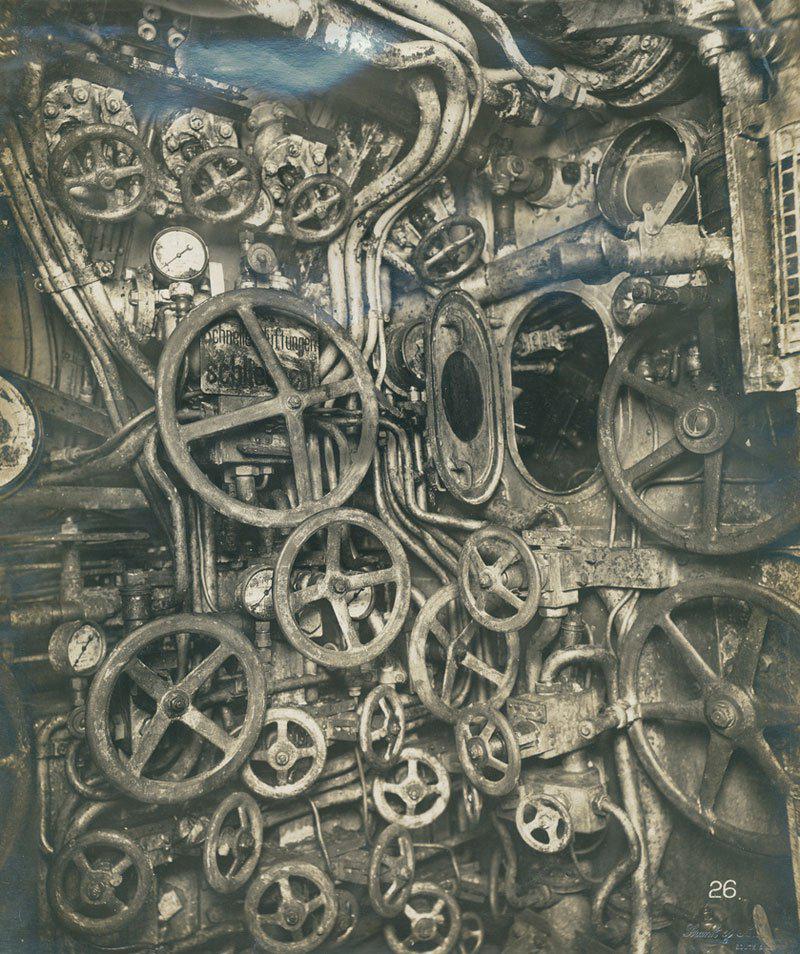 HistoryInPics's tweet photo. Control room of the UB-110 German submarine, 1918. http://t.co/p78GCDrtGO