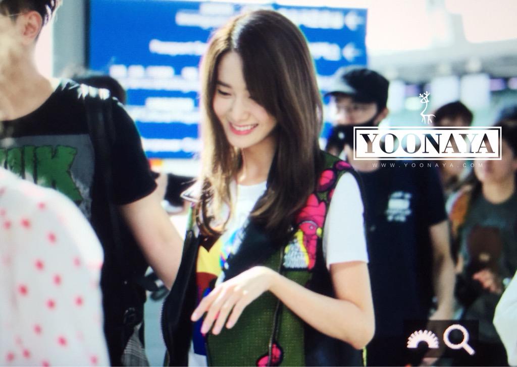 [PIC][06-08-2015]SNSD khởi hành đi New York - Mỹ để tham dự "KCON 2015" vào sáng nay CLsFXkAUcAArmbo