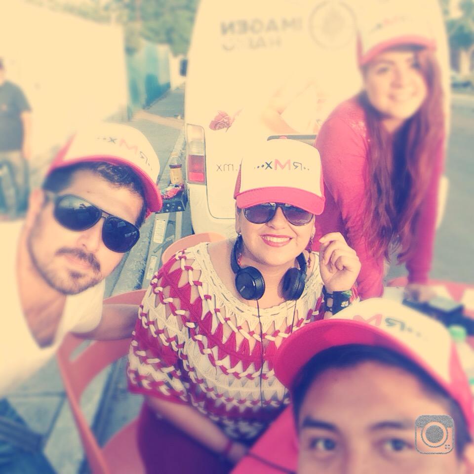 Charlysuena's tweet photo. En #Querétaro estamos rumbo al #212RMX @isabelposadas_ @enrikeim @biselaa #TeamRMX http://t.co/ZBep5a8lwm