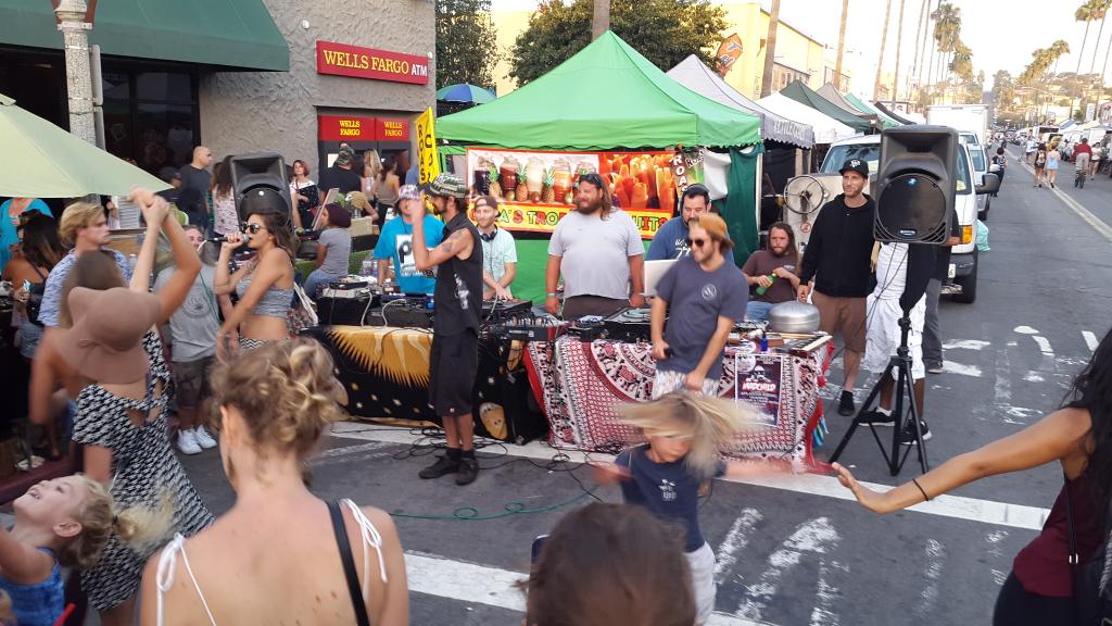 oceanbeachnews's tweet photo. #openoptics #freestyling #oceanbeach #sandiego #farmersmarket http://t.co/iFMVdwnfOP