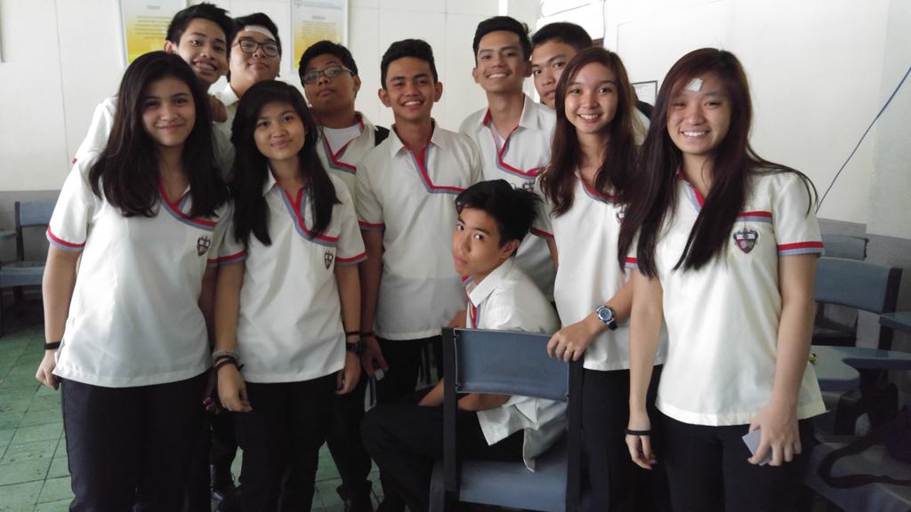 USTJPCS's tweet photo. 1IS B freshies about to play the masking tape game!  @USTISS #IICSFreshies #ICSperience2015 http://t.co/ac77D0w7Us