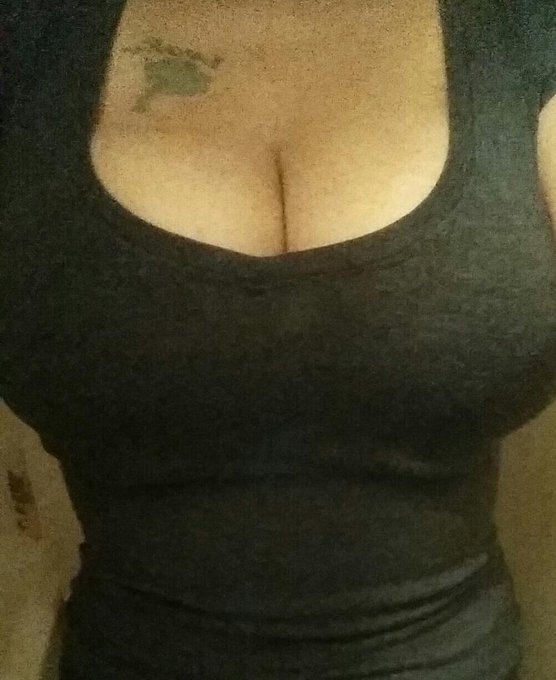 My tits look pretty amazing. #justsayin #bigboobs http://t.co/U9eA84dEti<a href="/tag/justsayin"class="tags">#justsayin</a><a href="/tag/bigboobs"class="tags">#bigboobs</a>