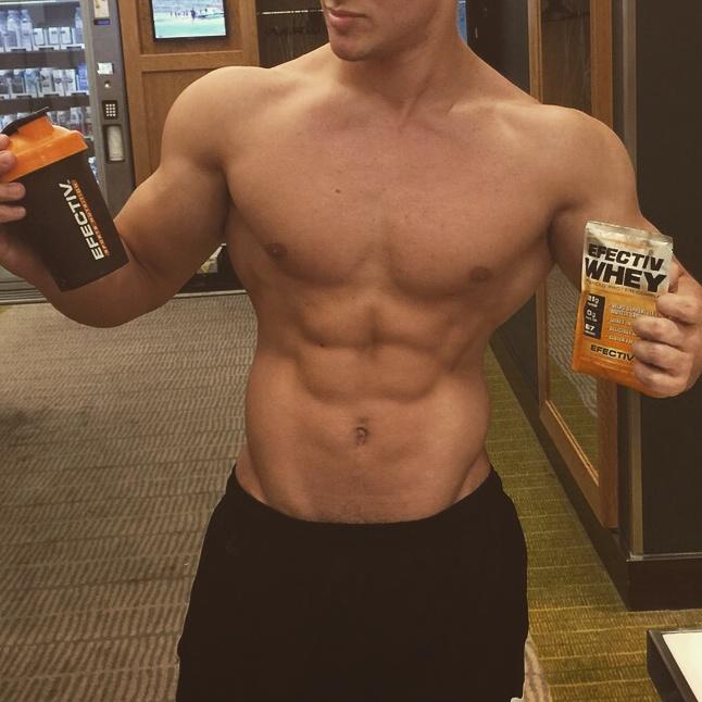 LaszloBaritz's tweet photo. Great post workout shake @EfectivNutri #fitfam #fitnessmotivation #fitnessmodel #motivation #diet #nutrition #workout http://t.co/3QiB0bntZX
