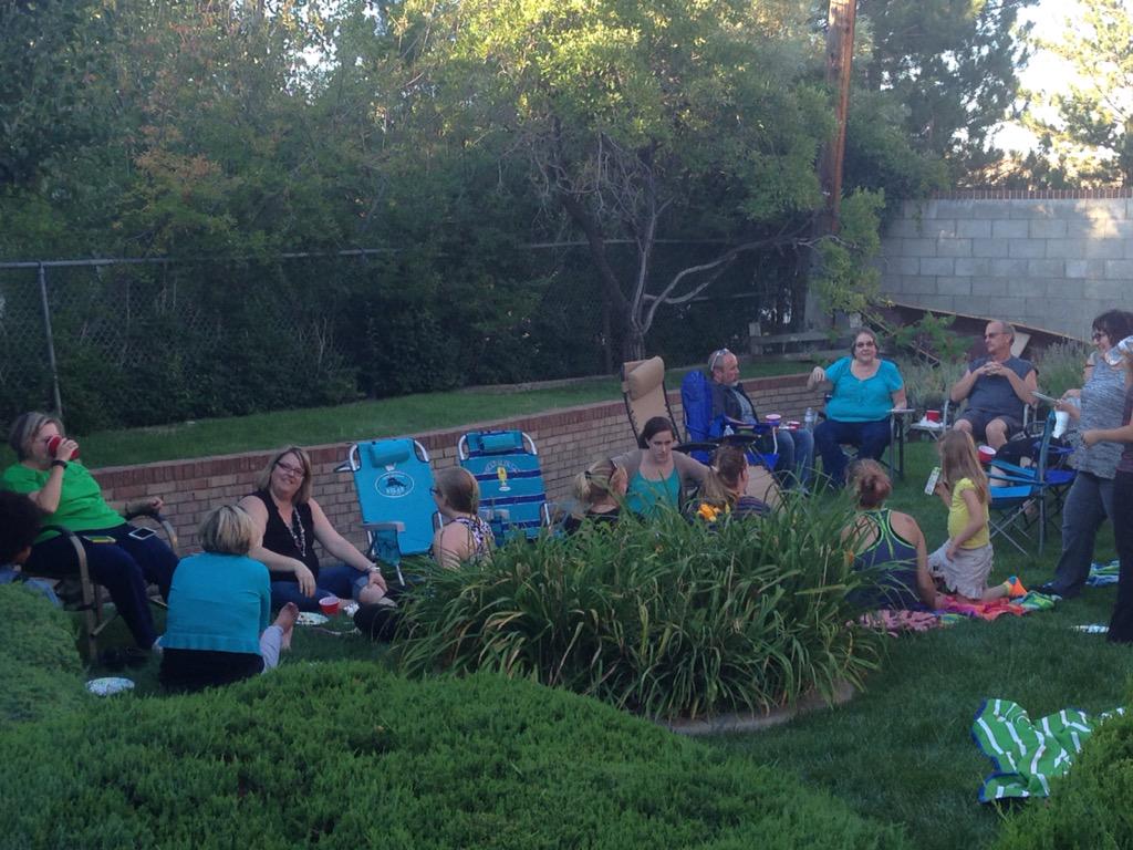 DesertHeightsES's tweet photo. @DesertHeightsES: Back to School BBQ! Thanks @vickie_duty for hosting a great social! @DBiersdorff #WeAreWCSD http://t.co/tQONc25kRn