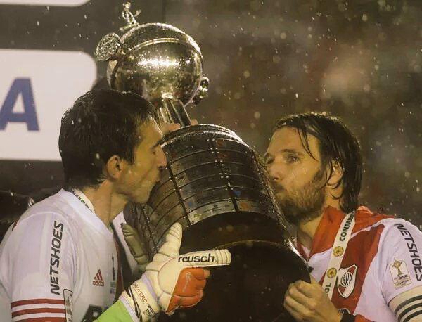 jbasanez5's tweet photo. CAMPEONES #ElMásGrandeDeAmérica http://t.co/eh3DriOupo