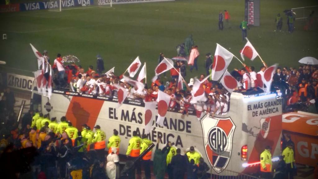 RiverLPM's tweet image. Subí que te llevo, para en Yokohama.