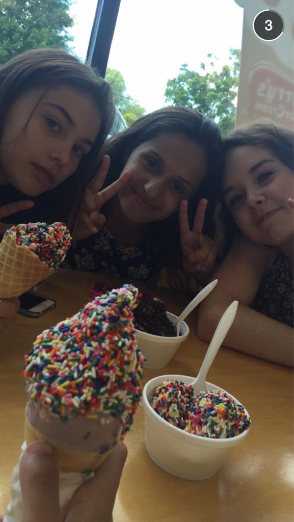 rrdc_dancer_11's tweet photo. my fav people &amp; @_lanie10 who took this photo http://t.co/bdo4F6d8Kg