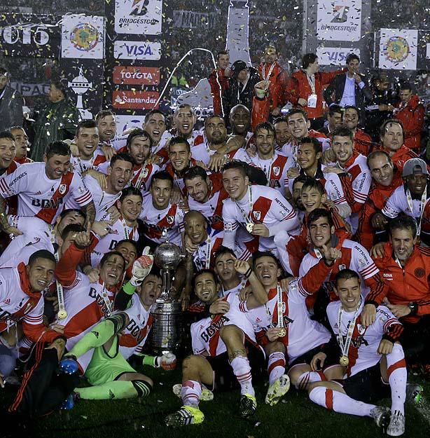 VSportsTM's tweet photo. SALUD, CAMPEÓN! #CopaBridgestoneLibertadores http://t.co/DA2wOSgL9g