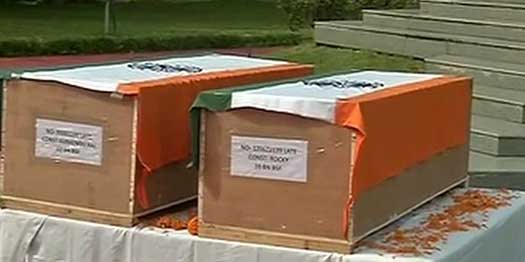 ndtv's tweet photo. Martyrs who died fighting Udhampur terrorists honoured http://t.co/gm4u1b1rzE http://t.co/8tIRaEShOo
