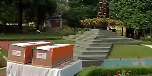 ndtv's tweet photo. Martyrs who died fighting Udhampur terrorists honoured http://t.co/gm4u1b1rzE http://t.co/8tIRaEShOo
