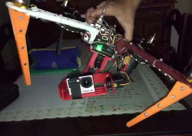 AEPrint3D's tweet photo. Estabilizador de cámara para #Drone #dji #f450 #impresion3d http://t.co/iafpbYIfy8