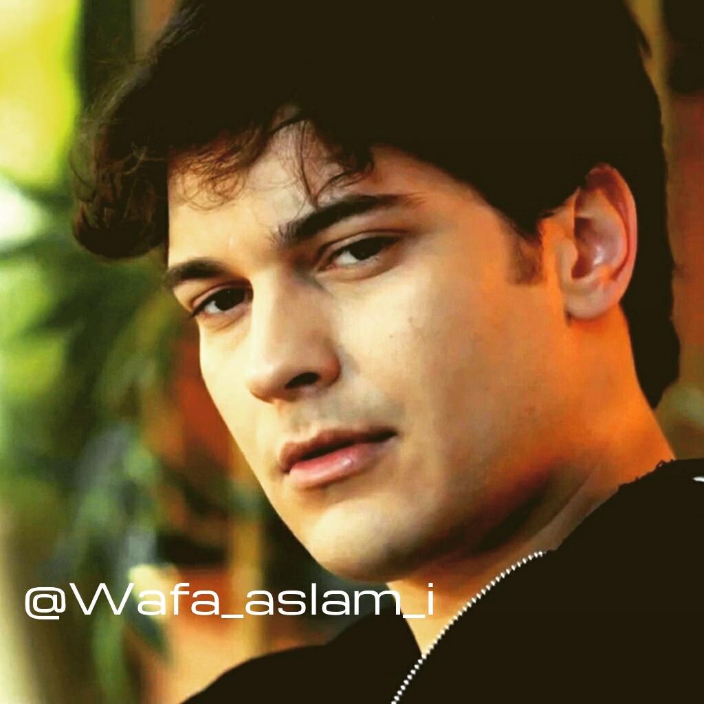 Culusoyworld's tweet photo. That expression 💙 You're the one 😘 #love #CagatayUlusoy @cagatayulusoyy http://t.co/0lUAlJCFqF