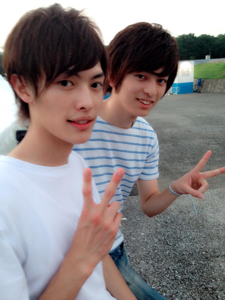 中川勝己成 この間のa Nationで学習院ミスターno 2の安倍龍太郎と一緒に撮った時の写真です 是非 安倍龍太郎君と僕に投票してください 本日も投票よろしくお願いします Http T Co Zaivklb5lk Http T Co Dam9xgfngn