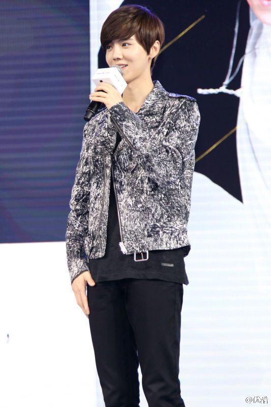 bosslu0420's tweet photo. Luhan's first album "Reloaded" coming soon!! omg #LuhanReloaded http://t.co/5my2s1paM6
