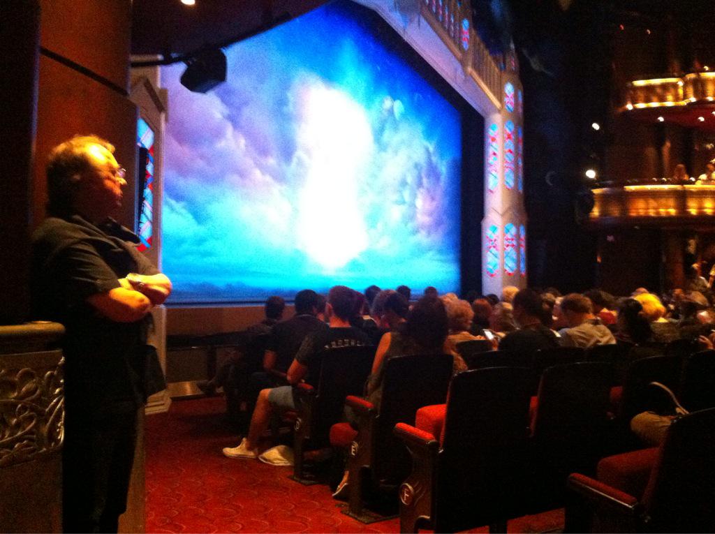 HugoHFans's tweet image. Memories of the first time I saw @HugoHHarrison in @bookofmormonldn - that was a fun day! 💛